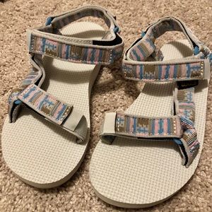 Like New Teva sandals